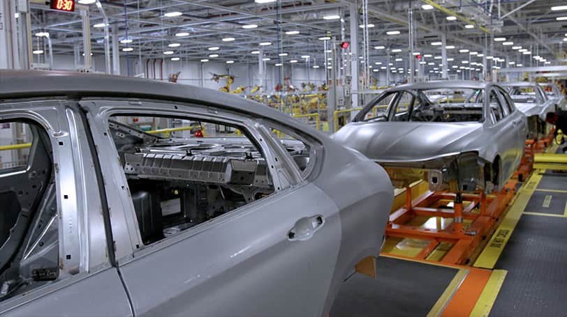 2015 Chrysler 200 bodies on State of the Art Manufacturing facility line